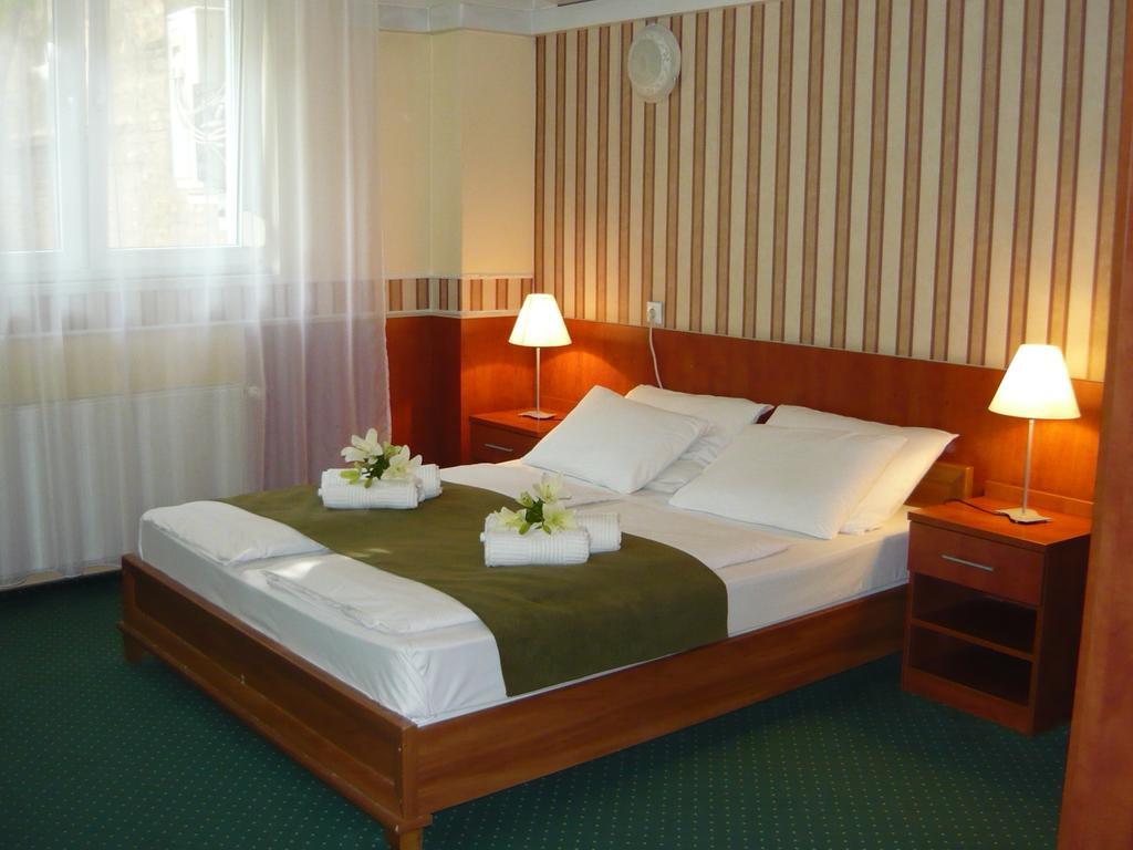 Atlantic Hotel Budapest Exteriör bild