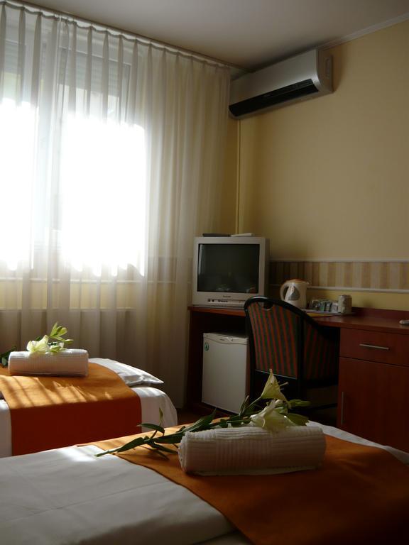 Atlantic Hotel Budapest Exteriör bild