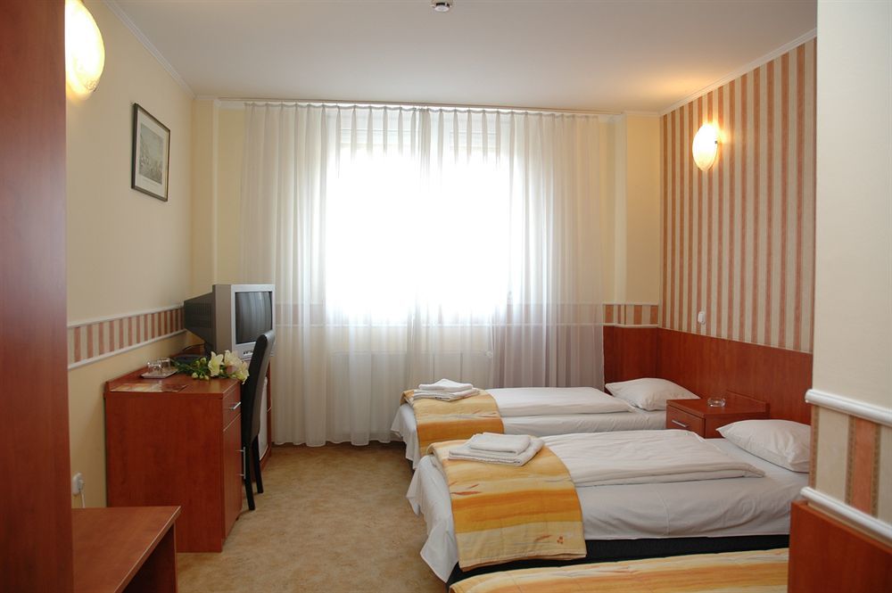 Atlantic Hotel Budapest Exteriör bild