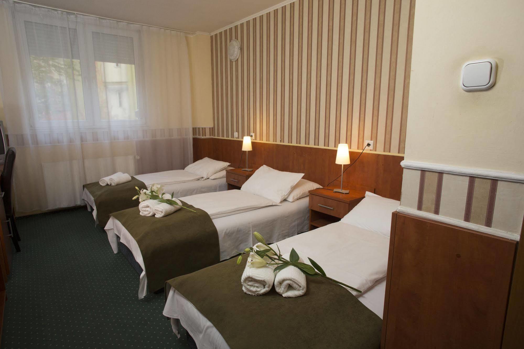 Atlantic Hotel Budapest Exteriör bild