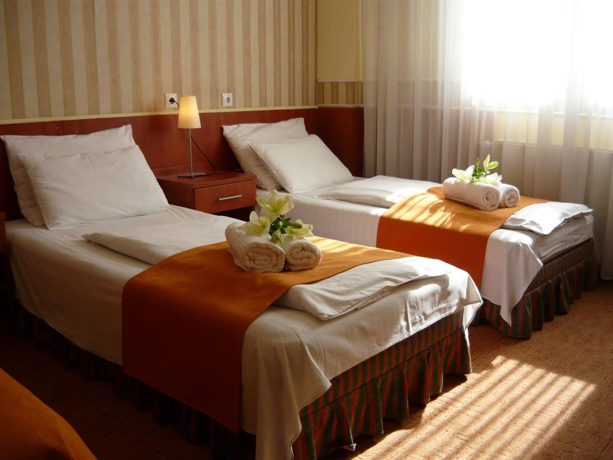 Atlantic Hotel Budapest Exteriör bild