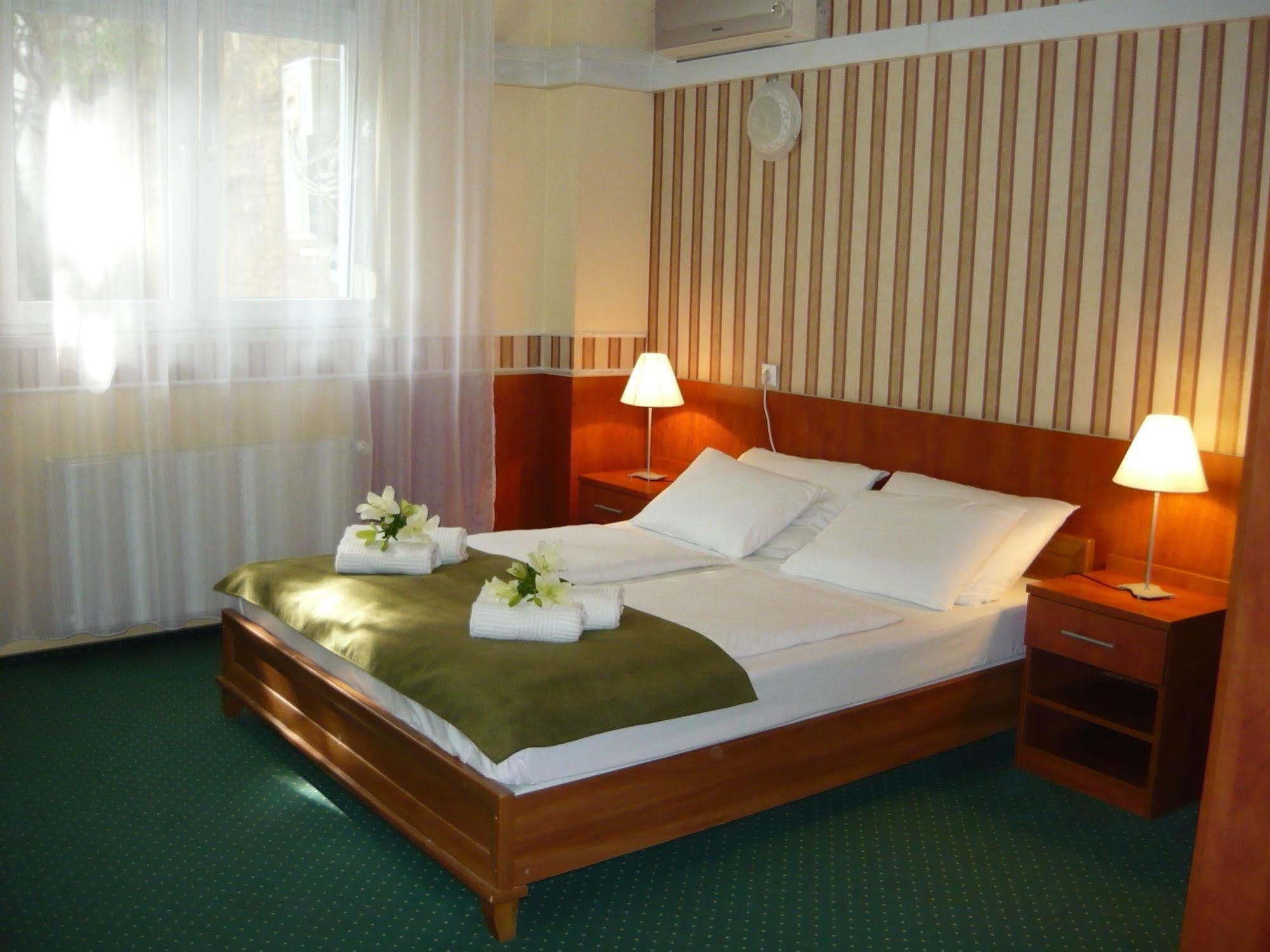 Atlantic Hotel Budapest Exteriör bild